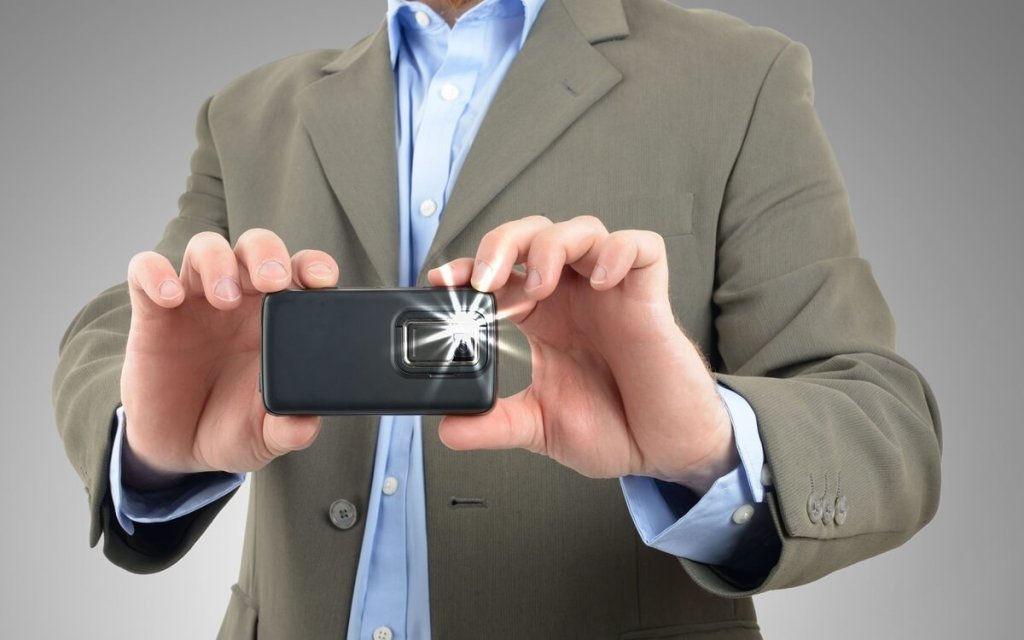 4 Cara Mematikan Flash Kamera di Android dan iPhone dengan&nbsp;Mudah